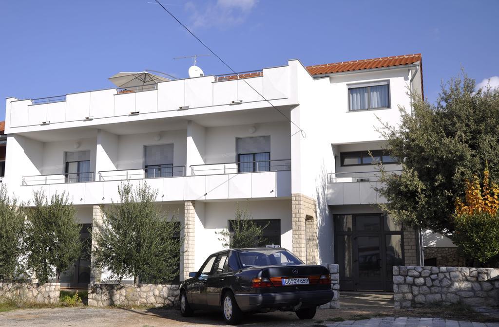 Apartments Crobeg راب المظهر الخارجي الصورة